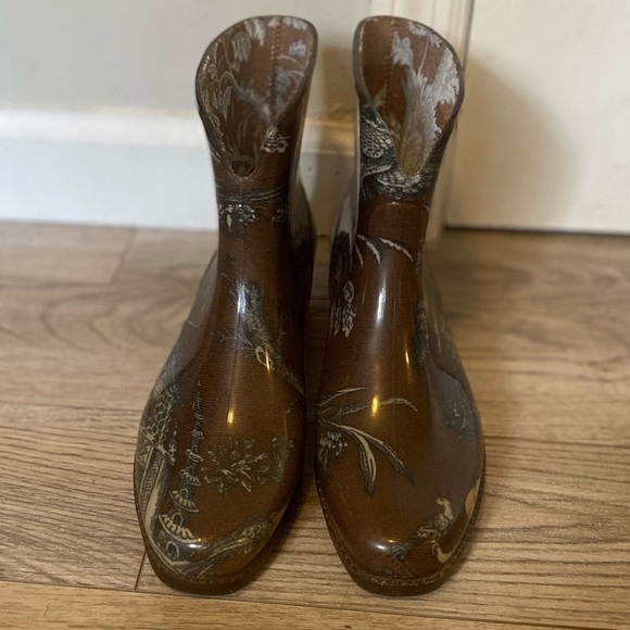 UNBRANDED Brown patterned “Wellingtons” Short Rainboots - Picture 3 of 9